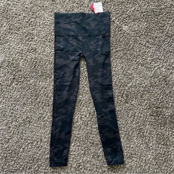 Spanx Look At Me Now Black Camouflage Leggings Women’s Sz Small (FL3515) - Picture 2 of 10